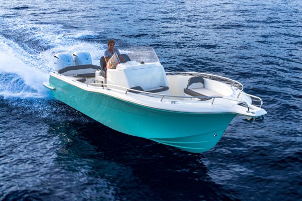 Bateau moteur hors bord White Shark 280 CC Evo - Day boat et bateau de peche francais