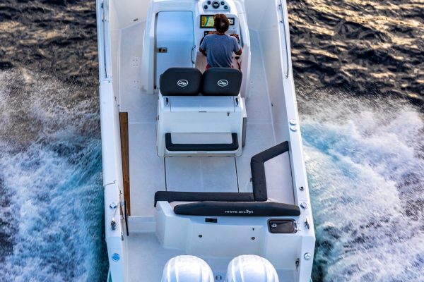 Bateau moteur hors bord White Shark 280 CC Evo - Day boat et bateau de peche francais