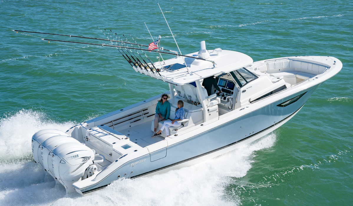 PURSUIT Sport S 378 - Bateau de pêche à moteurs hors-bord