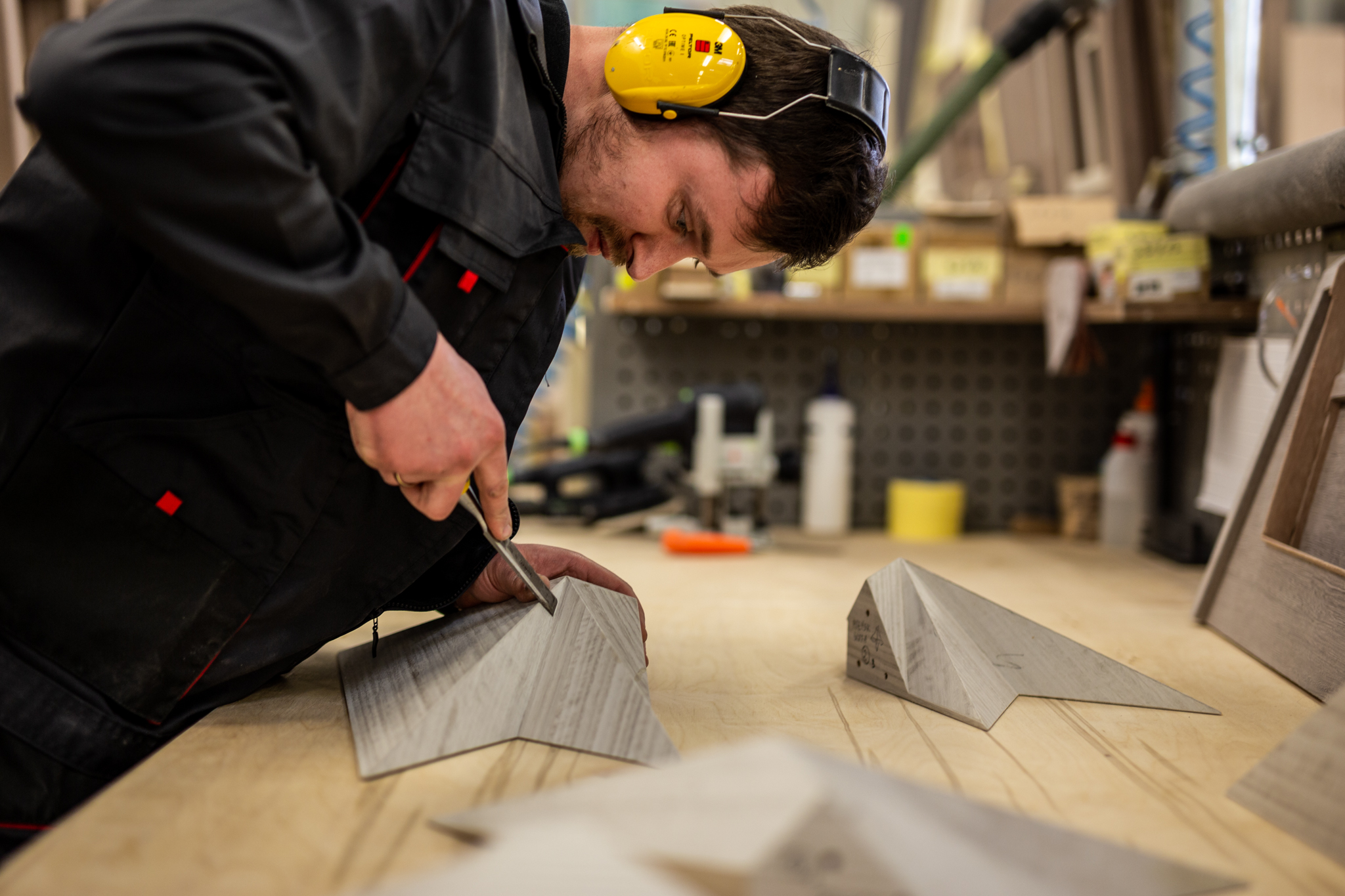 Le chantier Galeon emploie des artisans très qualifiés pour produire ses yachts de luxe