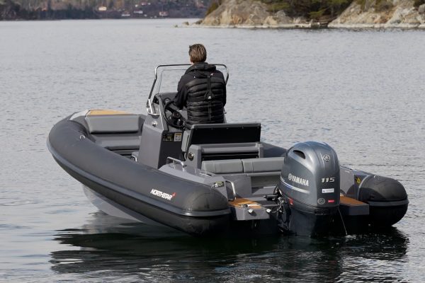 Northstar ORION 6 - Bateau semi-rigide hord bord