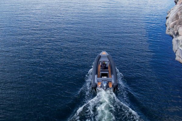 Northstar ORION 6 - Bateau semi-rigide hord bord