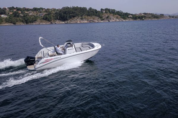 Rodman 690 Ventura CC - bateau moteur hors-bord