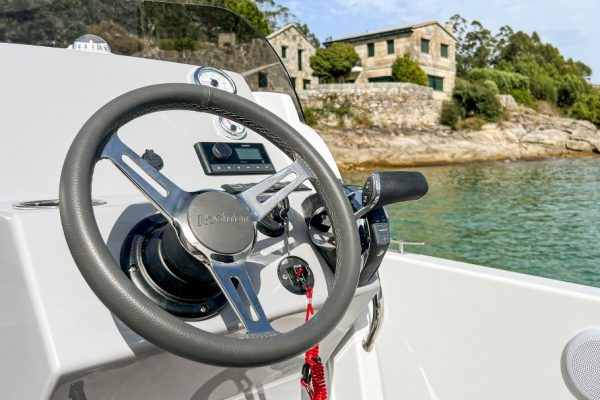 Rodman 690 Ventura CC - bateau moteur hors-bord