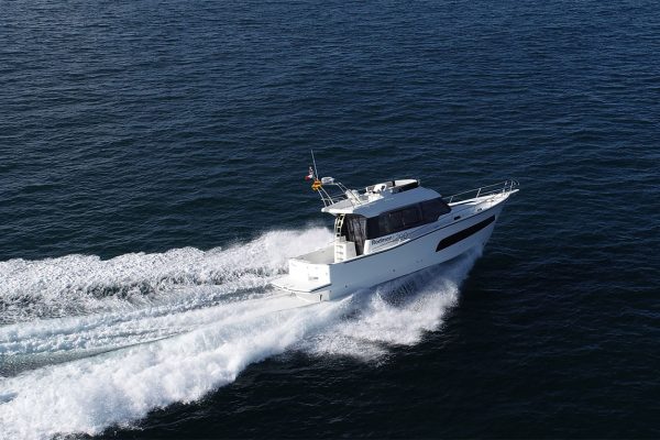 Rodman 1290 Evolution- Bateau de pêche et de croisière avec flybridge