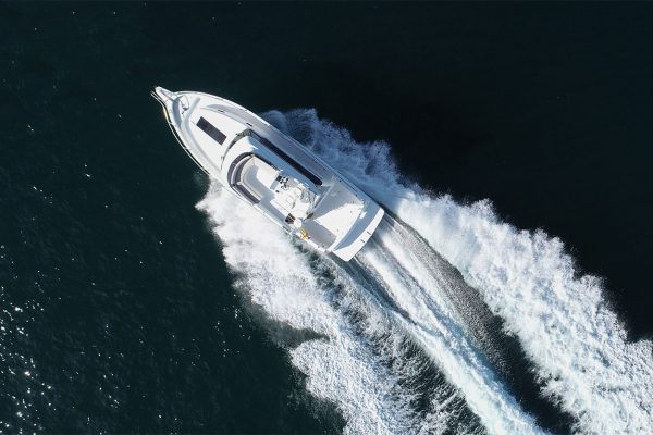 Rodman 1290 Evolution- Bateau de pêche et de croisière avec flybridge