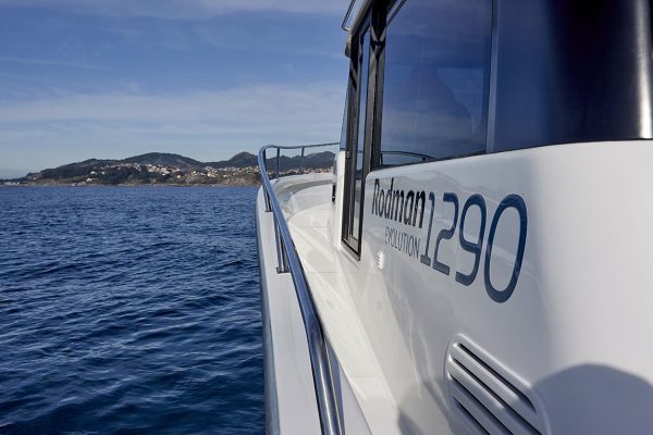 Rodman 1290 Evolution- Bateau de pêche et de croisière avec flybridge