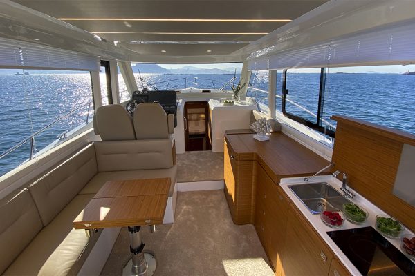 Rodman 1290 Evolution- Bateau de pêche et de croisière avec flybridge