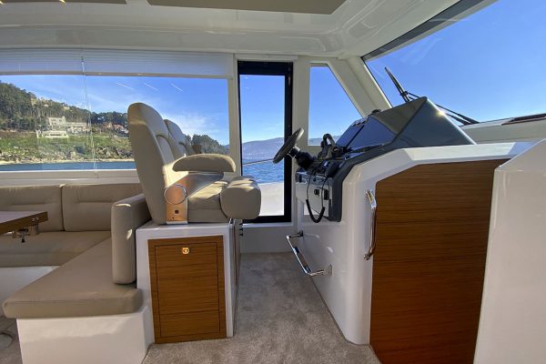 Rodman 1290 Evolution- Bateau de pêche et de croisière avec flybridge