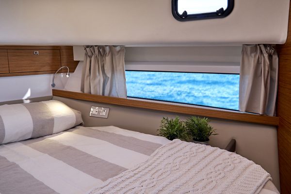 Rodman 1290 Evolution- Bateau de pêche et de croisière avec flybridge