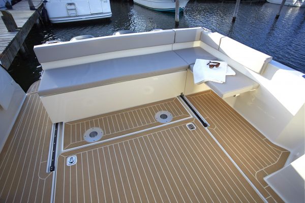 RODMAN 890 Ventura - Bateau moteur pêche et plaisance