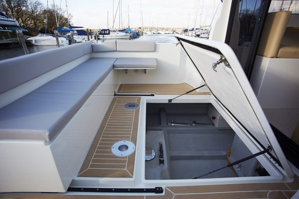 RODMAN 890 Ventura - Bateau moteur pêche et plaisance