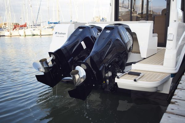 RODMAN 890 Ventura - Bateau moteur pêche et plaisance