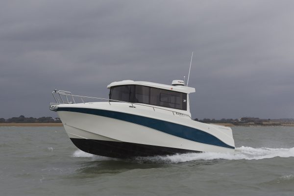 RODMAN 890 Ventura - Bateau moteur pêche et plaisance