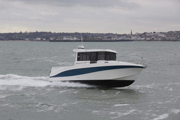 RODMAN 890 Ventura - Bateau moteur pêche et plaisance