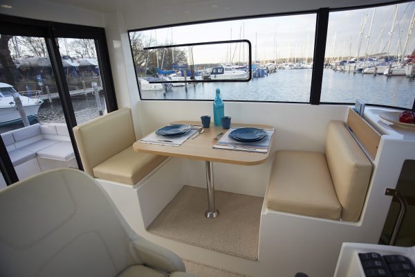 RODMAN 890 Ventura - Bateau moteur pêche et plaisance