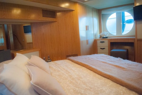 RODMAN Muse 54 - vedette avec Flybridge