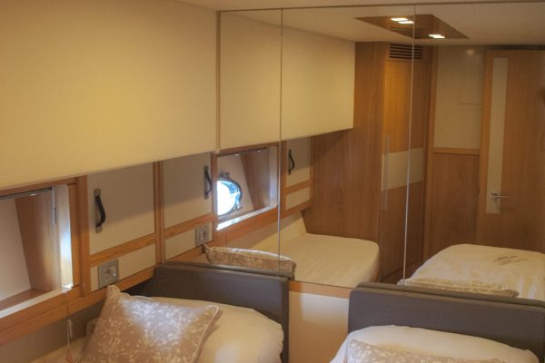 RODMAN Muse 54 - vedette avec Flybridge