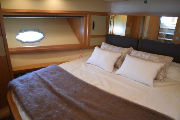 RODMAN Muse 54 - vedette avec Flybridge