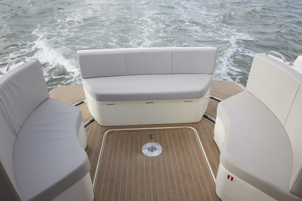 RODMAN Spirit 31 - bateau moteur hors-bord pour la pêche et la plaisance