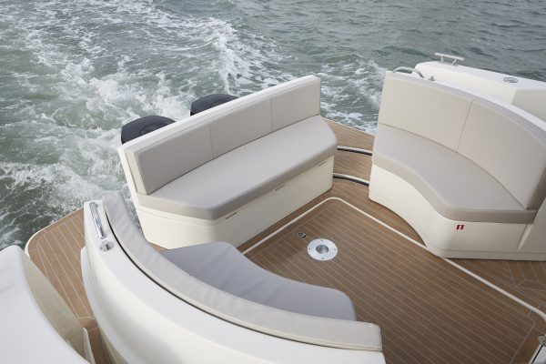 RODMAN Spirit 31 - bateau moteur hors-bord pour la pêche et la plaisance