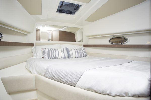 RODMAN Spirit 31 - bateau moteur hors-bord pour la pêche et la plaisance