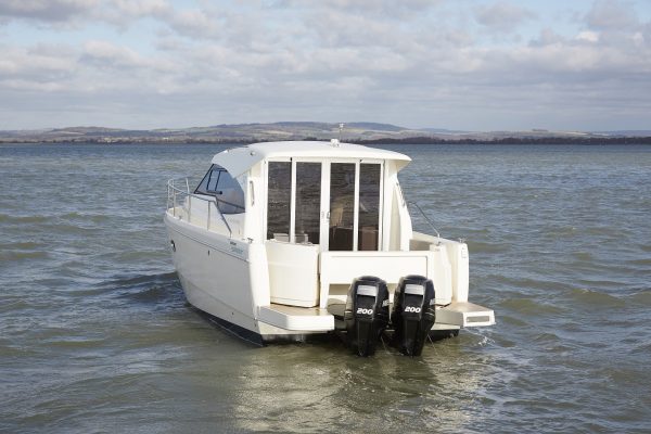 RODMAN Spirit 31 - bateau moteur hors-bord pour la pêche et la plaisance