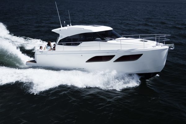 RODMAN Spirit 31 - bateau moteur hors-bord pour la pêche et la plaisance