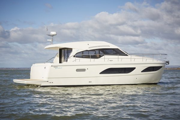 RODMAN Spirit 42 - bateau moteur pêche et plaisance