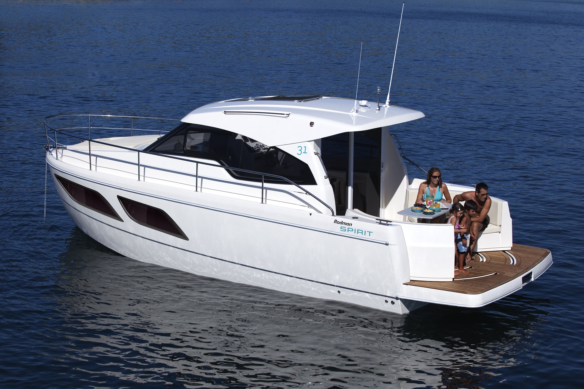 RODMAN Spirit 31 - bateau moteur pour la pêche et la plaisance