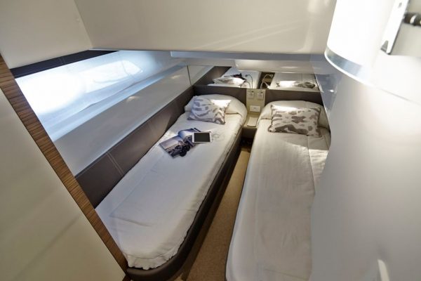 RODMAN Muse 44 - bateau moteur pour la pêche et la plaisance