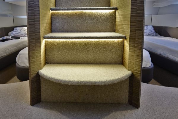 RODMAN Muse 44 - bateau moteur pour la pêche et la plaisance