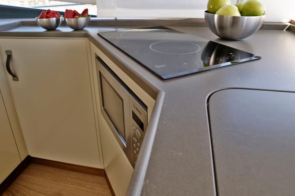 RODMAN Muse 44 - bateau moteur pour la pêche et la plaisance