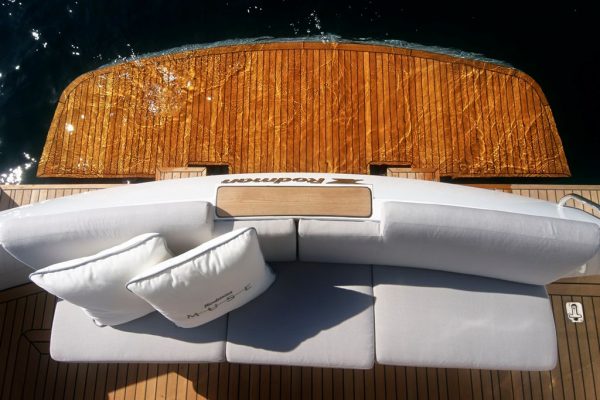 RODMAN Muse 44 - bateau moteur pour la pêche et la plaisance