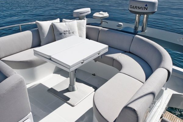 RODMAN Muse 44 - bateau moteur pour la pêche et la plaisance