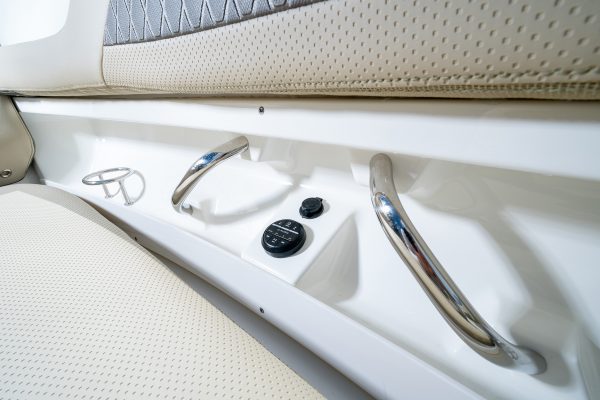 Detail view of DC 326 bow area.