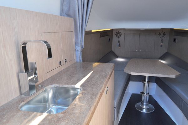 Nuova Jolly PRINCE 43 Luxury Cabin - Bateau semi rigide de luxe avec moteur inboard ou hors-bord