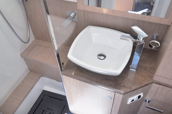 Nuova Jolly PRINCE 43 Luxury Cabin - Bateau semi rigide de luxe avec moteur inboard ou hors-bord