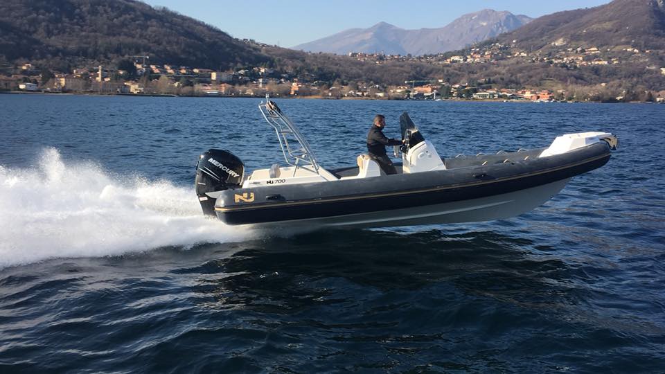 NUOVA JOLLY NJ 700 - Semi rigide luxe avec moteur hors-bord