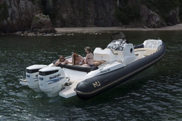 NUOVA JOLLY PRINCE 30 - Bateau semi rigide de luxe avec moteur hors-bord
