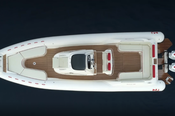 NUOVA JOLLY PRINCE 38 CC - Semi rigide de luxe avec moteur hors-bord