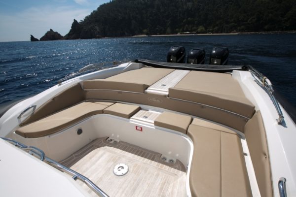 Nuova Jolly PRINCE 43 CC - Bateau semi rigide de luxe avec moteur inboard ou hors-bord