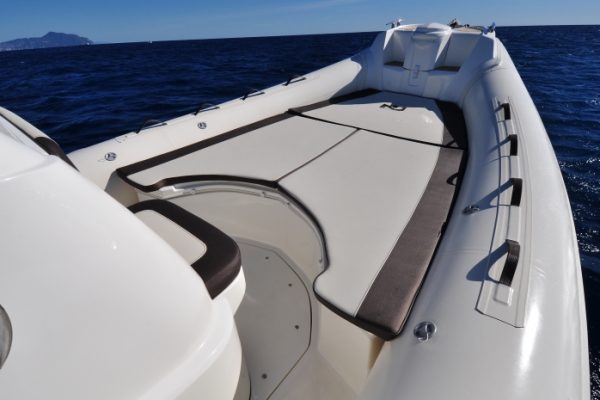 NUOVA JOLLY Prince 27 - Semi rigide haut de gamme avec moteur hors-bord