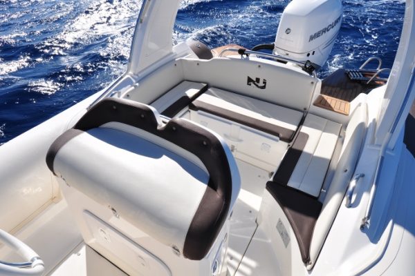 NUOVA JOLLY Prince 27 - Semi rigide haut de gamme avec moteur hors-bord