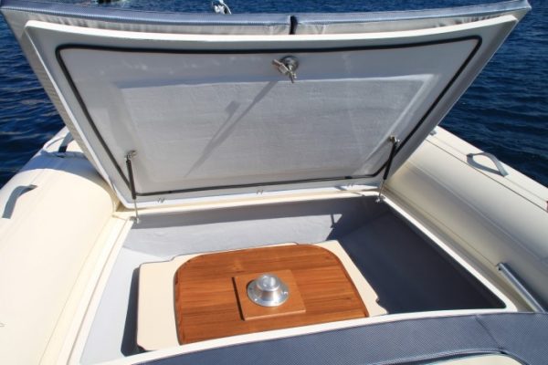 NUOVA JOLLY Prince 24 CC - Semi rigide haut de gamme avec moteur hors-bord