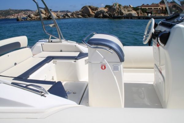 NUOVA JOLLY Prince 24 CC - Semi rigide haut de gamme avec moteur hors-bord