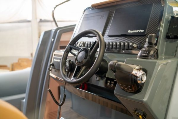 NUOVA JOLLY PRINCE 50 - Bateau semi rigide de luxe avec moteur hors-bord