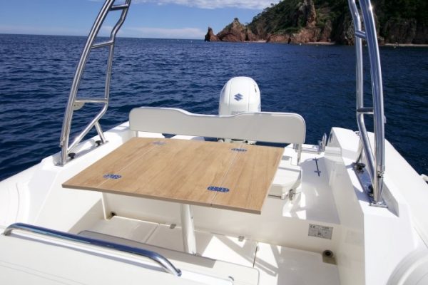 NUOVA JOLLY NJ 700 XL - Bateau semi rigide de luxe avec moteur hors-bord