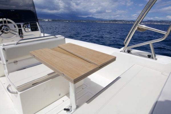 NUOVA JOLLY NJ 700 XL - Bateau semi rigide de luxe avec moteur hors-bord