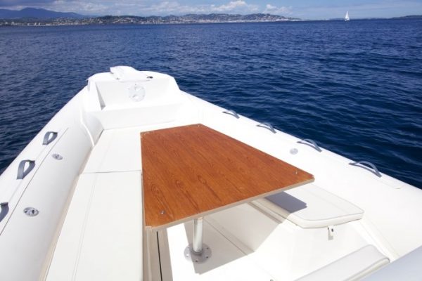 NUOVA JOLLY NJ 700 XL - Bateau semi rigide de luxe avec moteur hors-bord